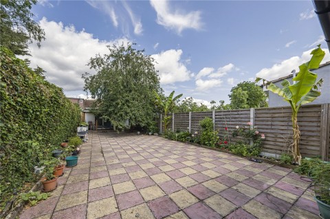 Click the photo for more details of Franks Avenue, New Malden, Surrey