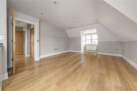 Click the photo for more details of Kingston Road, New Malden, Surrey