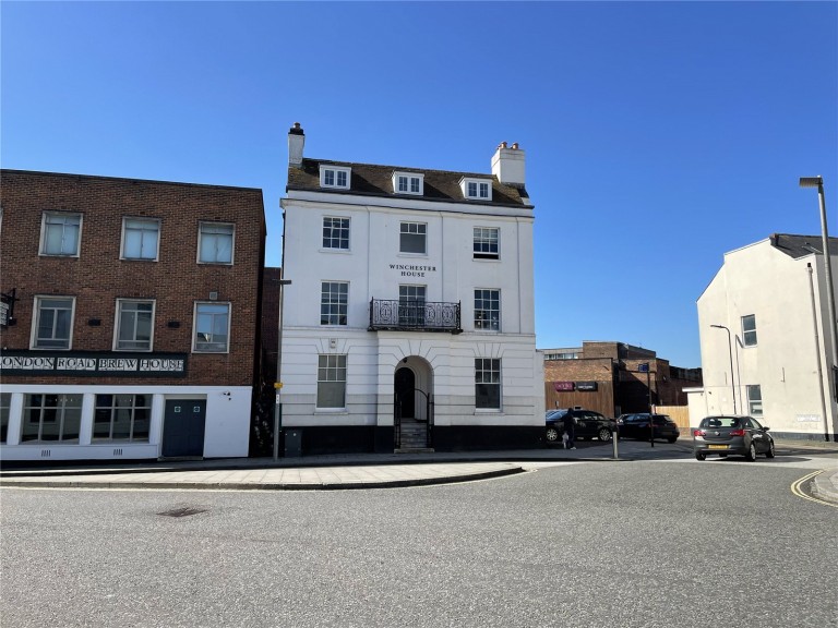 View Full Details for Carlton Crescent, Southampton, Hampshire, SO15