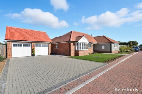 Click the photo for more details of Ardleigh, Colchester, Essex