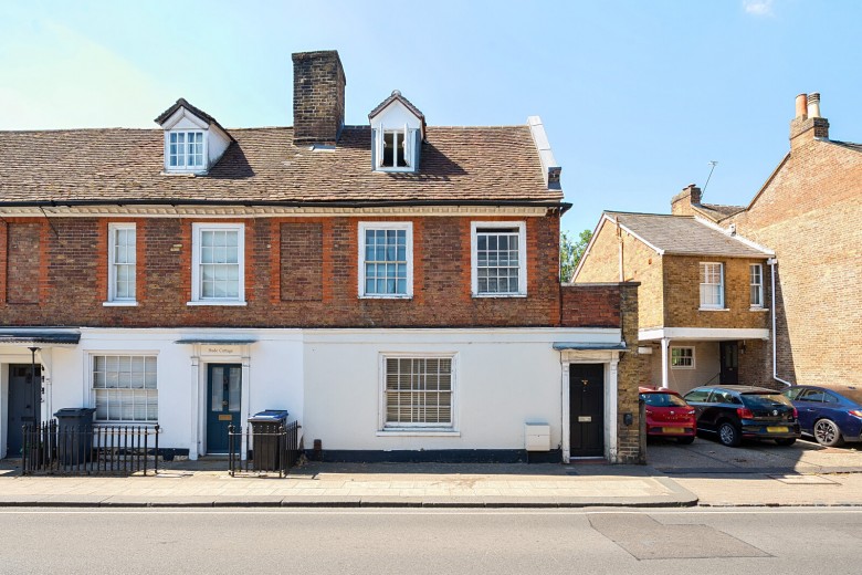 Click the photo for more details of London Street, Chertsey, Surrey
