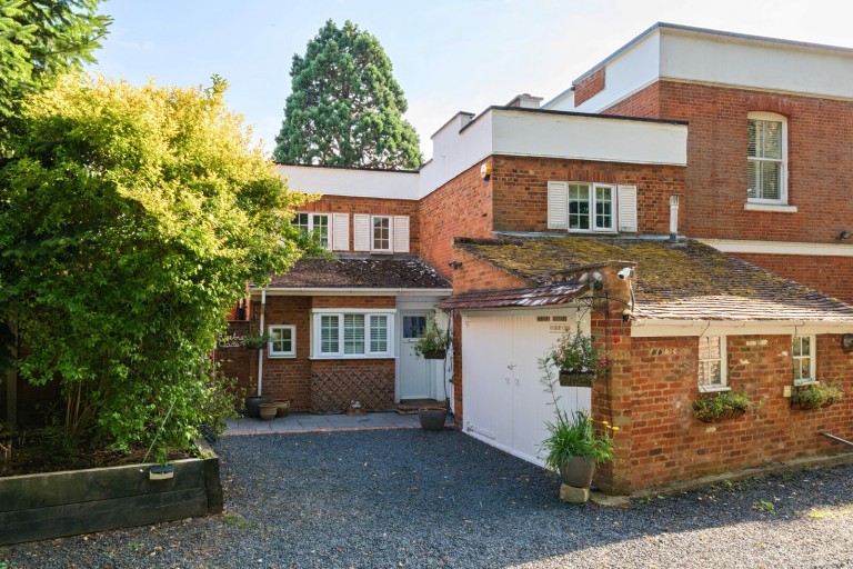 Images for Chertsey, Surrey