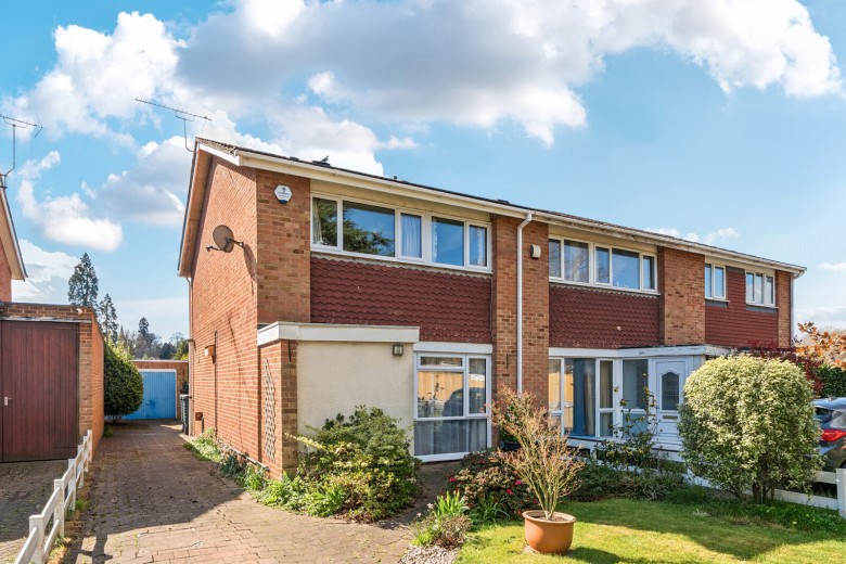 Click the photo for more details of Malvern Close, Ottershaw, Surrey