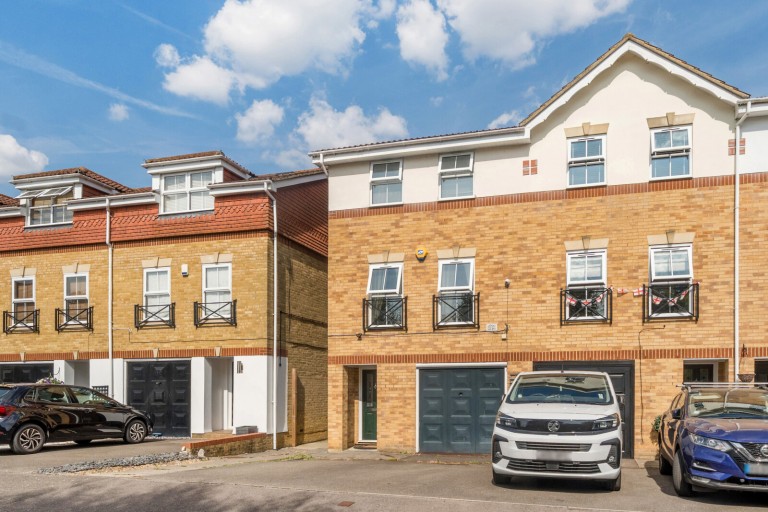 Images for Clarendon Gate, Ottershaw, Surrey