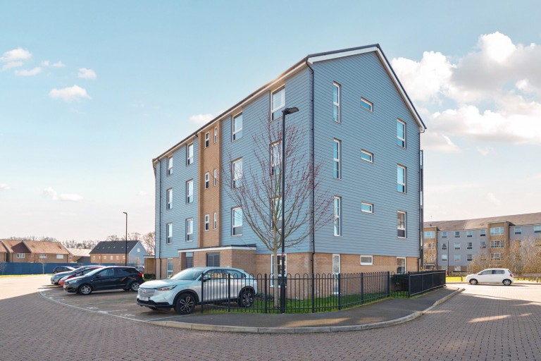 Images for Kennett Lane, Chertsey, Surrey