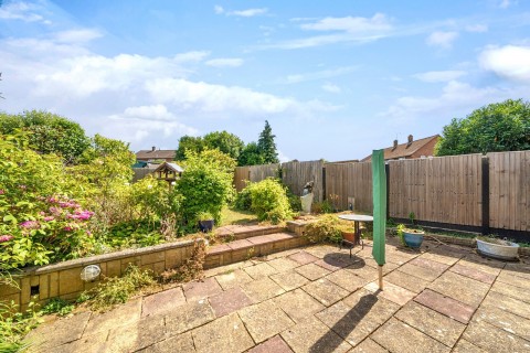 Click the photo for more details of Bowling Green Road, Chobham, Surrey