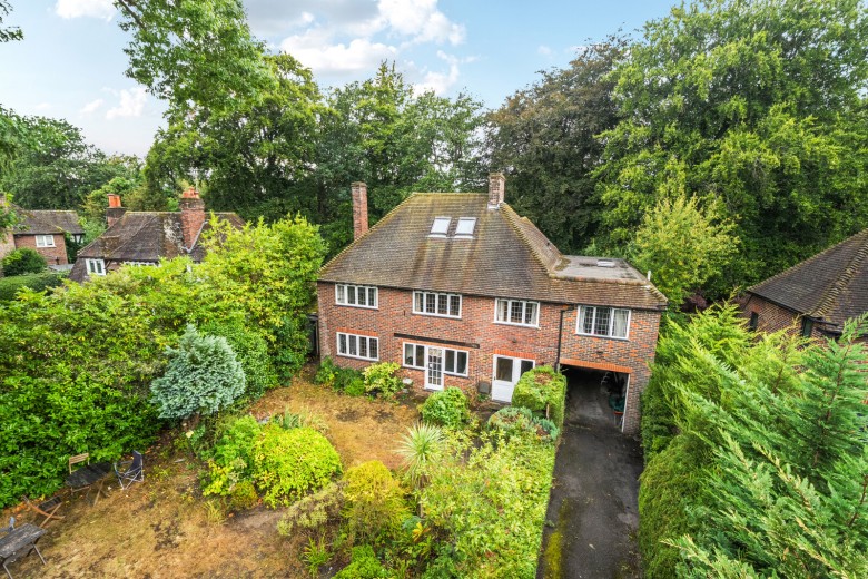 Click the photo for more details of Guildford Road, Chertsey, Surrey