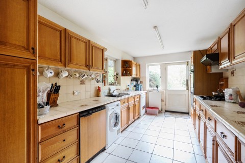 Click the photo for more details of Guildford Road, Chertsey, Surrey