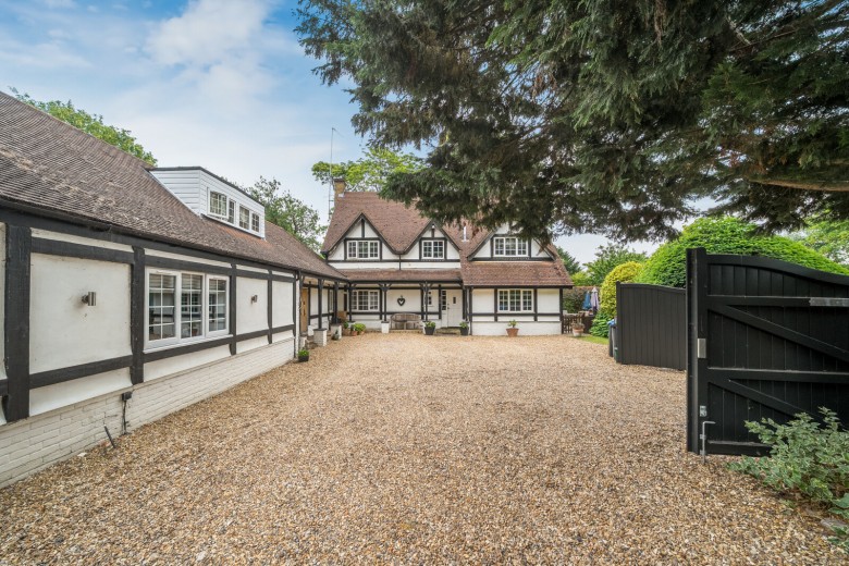 Click the photo for more details of Bridge Road, Chertsey, Surrey