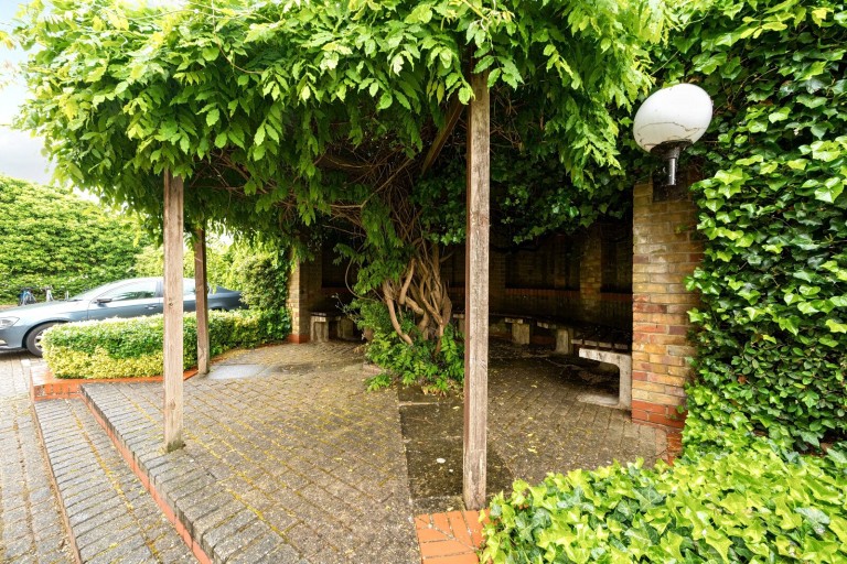Images for Hanworth Lane, Chertsey, Surrey