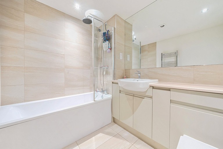 Images for Hanworth Lane, Chertsey, Surrey