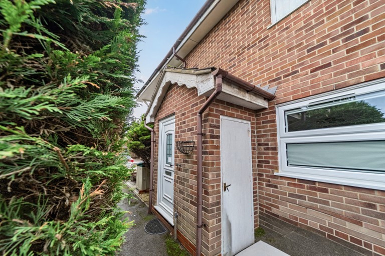 Images for Ottershaw, Chertsey, Surrey