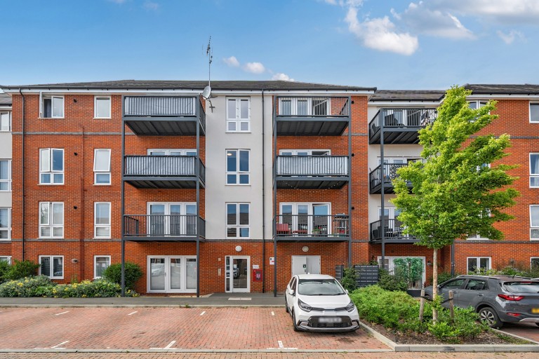 Images for Highwayman Grove, Chertsey, Surrey