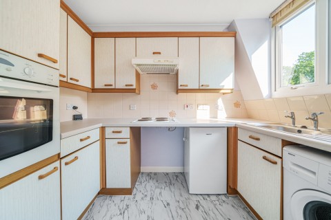 Click the photo for more details of Mervyn Road, Shepperton, Middlesex