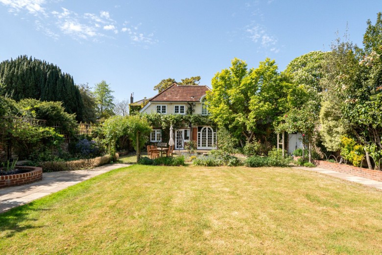 Click the photo for more details of Church Street, Lower Sunbury, Surrey