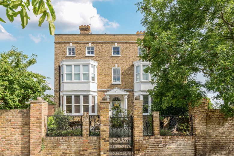 Click the photo for more details of Russell Road, Shepperton, Surrey