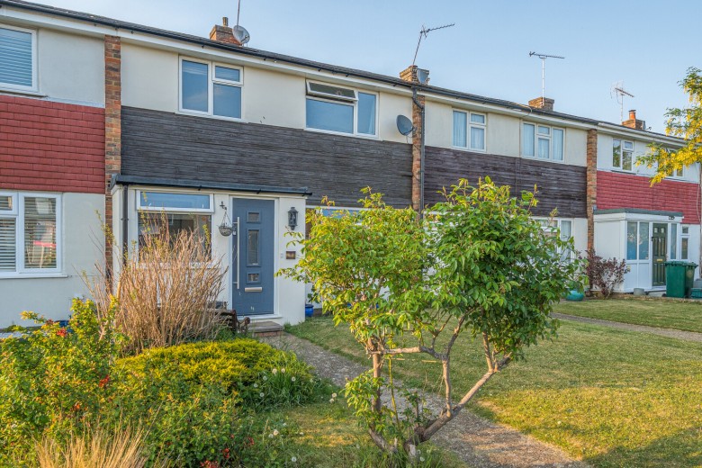 Click the photo for more details of Gordon Road, Shepperton, Surrey