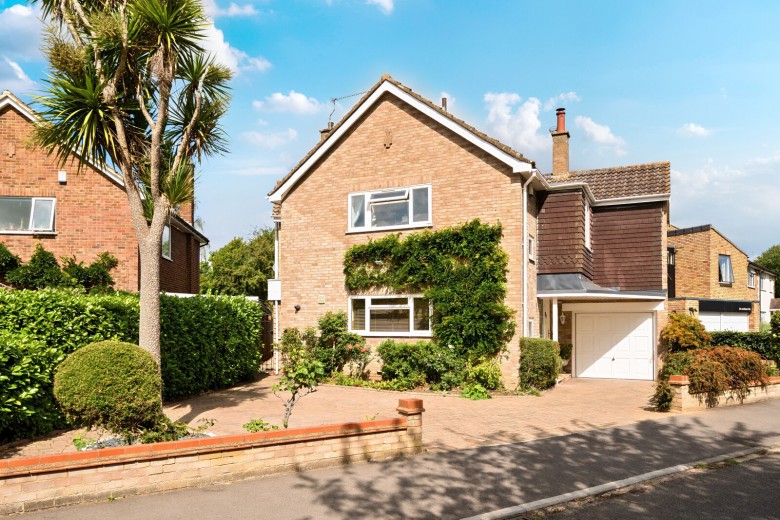 Click the photo for more details of Kenton Avenue, Sunbury-On-Thames, Surrey