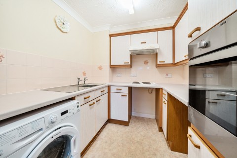 Click the photo for more details of Mervyn Road, Shepperton, Surrey