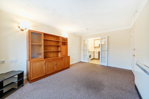 Click the photo for more details of Mervyn Road, Shepperton, Surrey