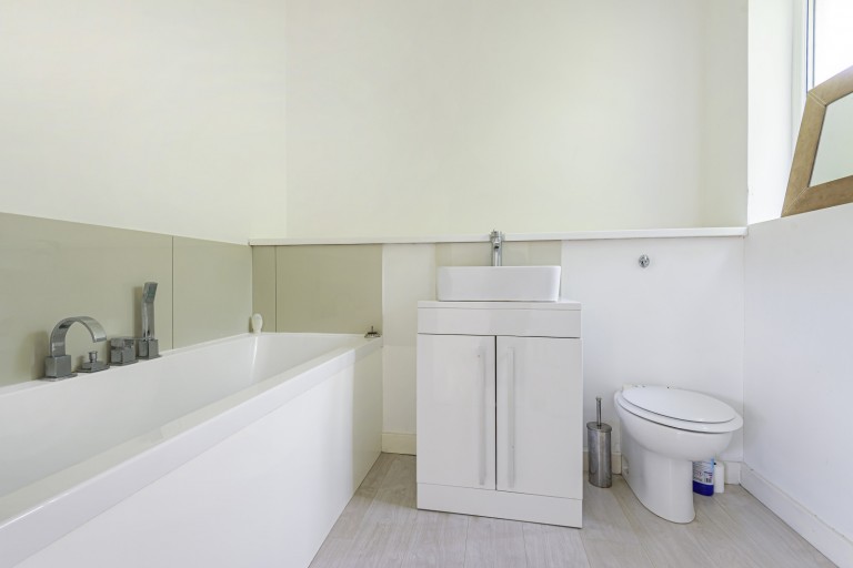 Images for Wheatleys Eyot, Sunbury-On-Thames, Surrey