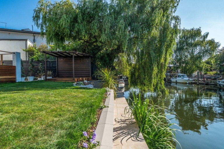 Images for Wheatleys Eyot, Sunbury-On-Thames, Surrey