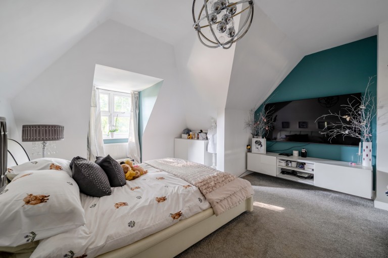 Images for Andrews Gate, Shepperton, Surrey