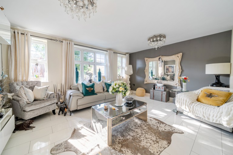Images for Andrews Gate, Shepperton, Surrey