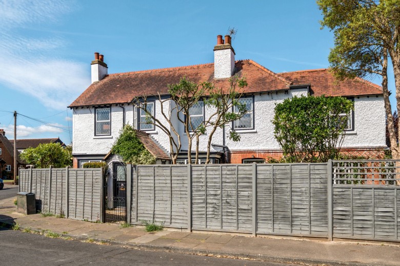 Click the photo for more details of Crescent Road, Shepperton, TW17