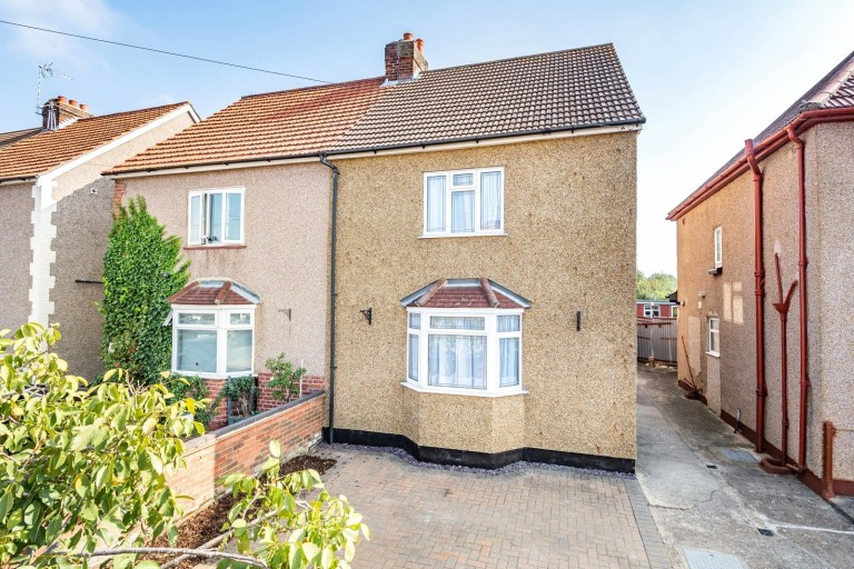 Images for Wrens Avenue, Ashford, Surrey