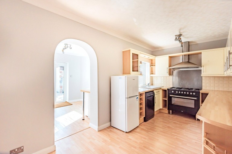 Images for Wrens Avenue, Ashford, Surrey