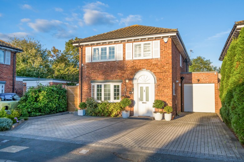 Click the photo for more details of The Crofts, Shepperton, TW17