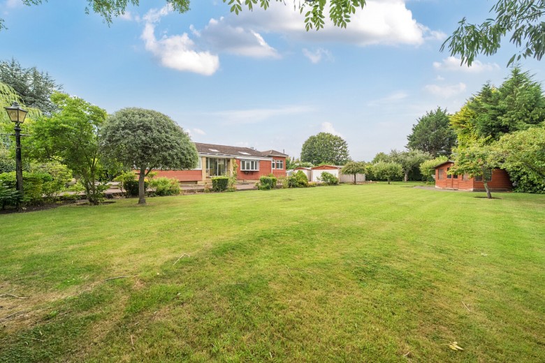 Click the photo for more details of Towpath, Shepperton, Surrey