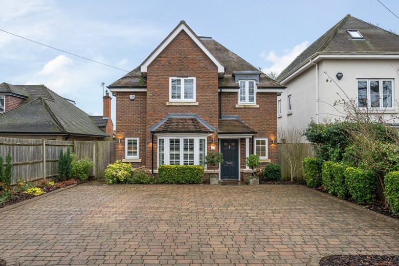 Click the photo for more details of The Glade, Fetcham, Surrey