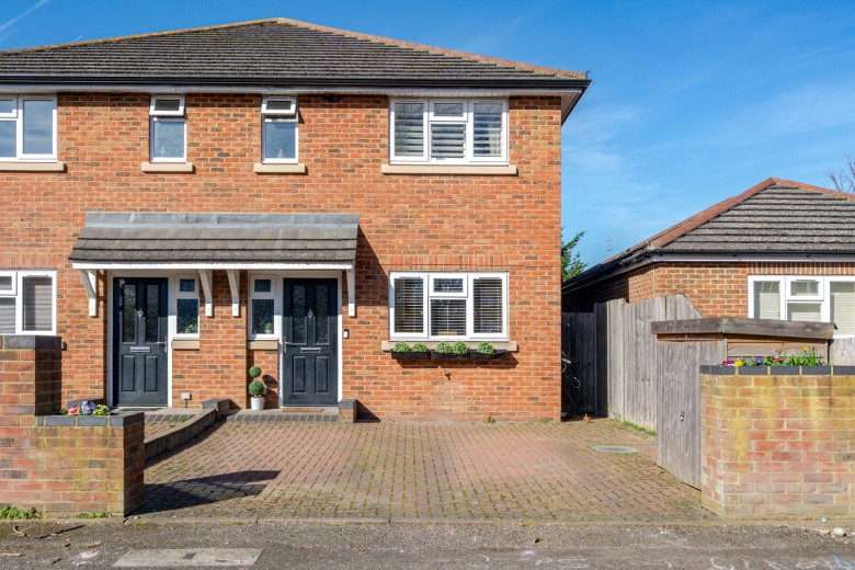 Click the photo for more details of Staines Road East, Sunbury-On-Thames, Surrey