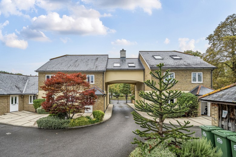 Click the photo for more details of The Green, Shepperton, Surrey