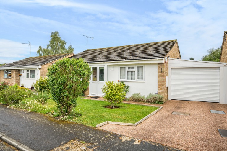 View Full Details for Lyndhurst Way, Chertsey, Surrey