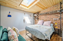Images for Pharaohs Island, Shepperton, Surrey