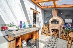Images for Pharaohs Island, Shepperton, Surrey