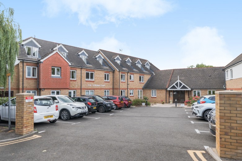 Click the photo for more details of Mervyn Road, Shepperton, Surrey