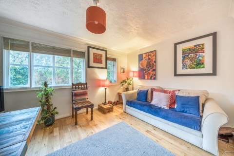 Click the photo for more details of Thames Street, Lower Sunbury, Surrey