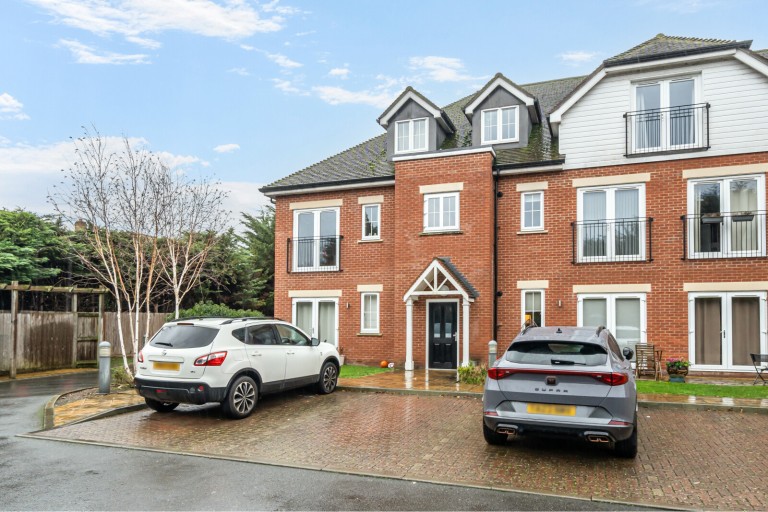 Images for Annett Close, Upper Halliford, Surrey