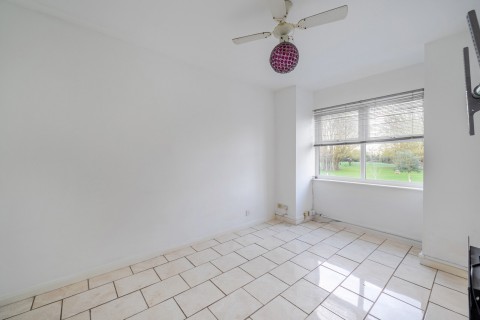 Click the photo for more details of Upper Halliford Road, 179 Upper Halliford Road, Shepperton, Surrey