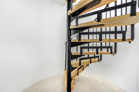 Click the photo for more details of Bridge Road, East Molesey, Surrey