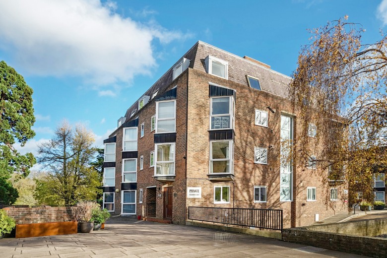 Click the photo for more details of Twickenham Road, 48 Twickenham Road, Teddington