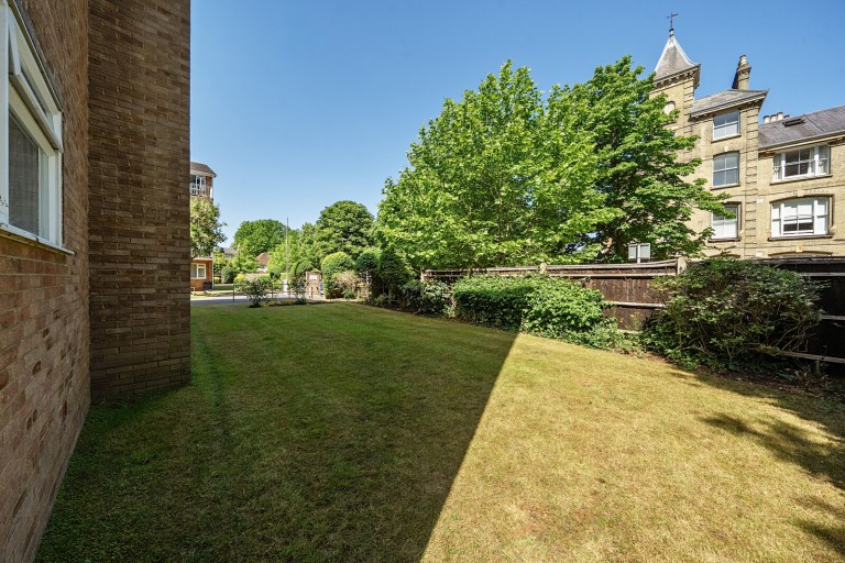 Images for Elton Close, Hampton Wick