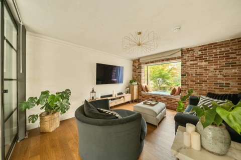 Click the photo for more details of Oxford Road, Teddington