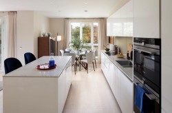 Images for Pinewood Gardens, Teddington