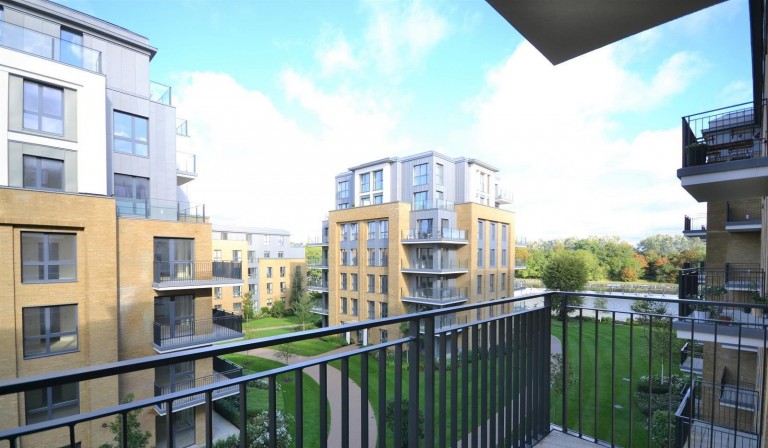 Images for Pinewood Gardens, Teddington