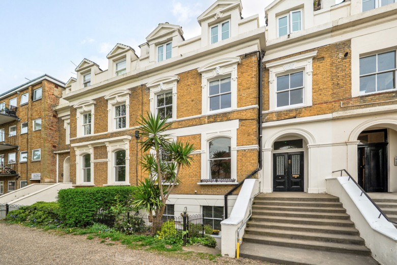 Click the photo for more details of Twickenham Road, Teddington
